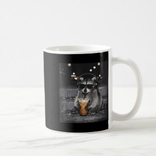 Waschbär trinkt Eiskaffee lustiger Tier-Meme Männe Kaffeetasse