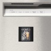 Waschbär trinkt Eiskaffee lustiger Tier-Meme Männe Magnet (In Situ (Geschirrspüler))