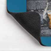 Waschbär trinkt Eiskaffee Lustiges Design Mousepad (Ecke)