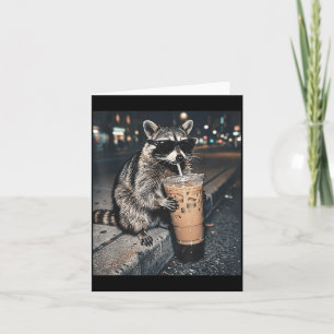 Waschbär trinkt Eiskaffee Lustiges Tier Meme Männe Karte