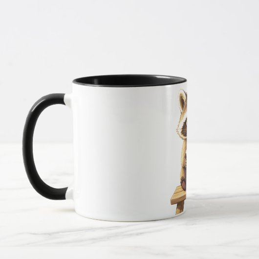 Waschbär trinkt Eiskaffee Tasse (Links)