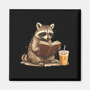 Waschbär trinkt Eiskaffee und liest Buch Magnet
