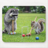 Waschbär und Eichhörnchen spielen Krocket Mousepad (Vorne)