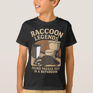 Waschbären-Legenden in einem zerbombten Badezimmer T-Shirt