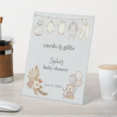 Wäscheleine, die wir frühzeitig abwarten können sockelschild (In SItu)