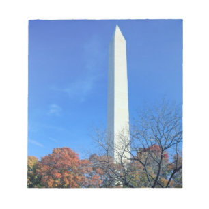 WASHINGTON, D.C. USA. Das Washington Monument ragt Notizblock