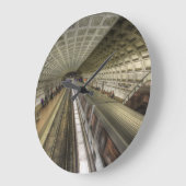 Washington DC-Metro-Bahnstation Große Wanduhr (Winkel)
