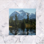 Washington Staat Mount Shuksan Landscape Fliese<br><div class="desc">Keramik Kachel mit einem landschaftlichen Foto Bild des Mount Shuksan,  gelegen in den Nordkaskaden von Washington Staat. Wählen Sie Ihre Kachelgröße aus. Macht ein tolles Reise-Souvenir-Trivet!</div>