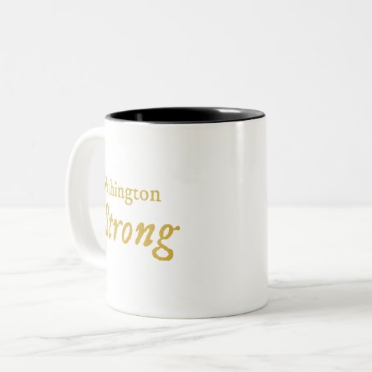 Washington Strong Coffee Tasse (Vorderseite Links)