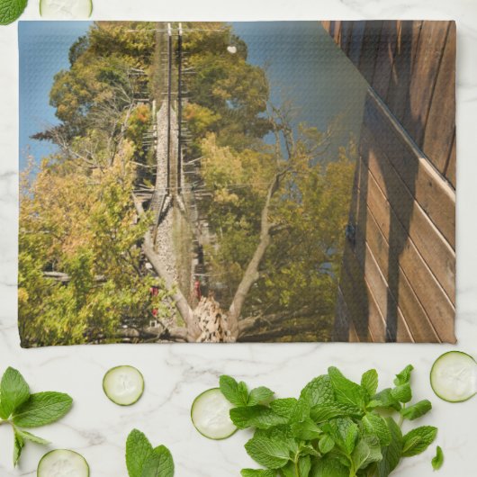 Wasser | Adirondack-Vorsitz am See Geschirrtuch (Gefaltet)