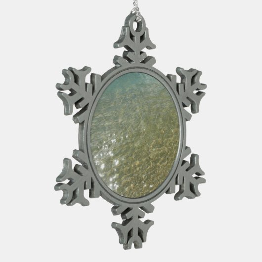 Wasser am Strand I Abstrakt Naturfotografie Schneeflocken Zinn-Ornament (Links)