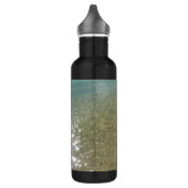 Wasser am Strand I Abstrakt Naturfotografie Trinkflasche (Links)