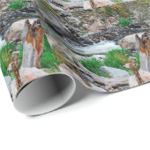 Wasser-Berg befeuchtet Geschenkpapier (Rolleneckpunkt)