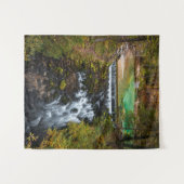 Wasser, das durch den Herbstwald fließt Wandteppich (Vorderseite (Horizontal))