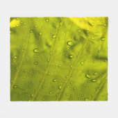 Wasser fällt auf grünes Blatt Fleecedecke (Vorderseite (Horizontal))