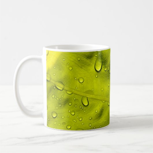 Wasser fällt auf grünes Blatt Kaffeetasse (Links)