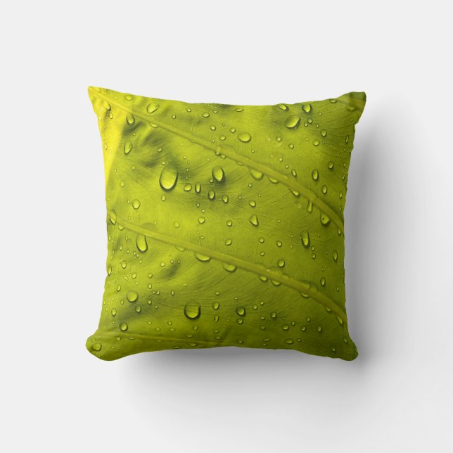 Wasser fällt auf grünes Blatt Kissen (Vorderseite)