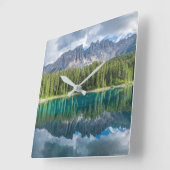 Wasser | Latemar-Gebirgskette Quadratische Wanduhr (Winkel)