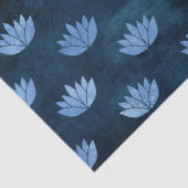 Wasser Lilien auf dunkelblauer Decoupage Seidenpapier (Detail)
