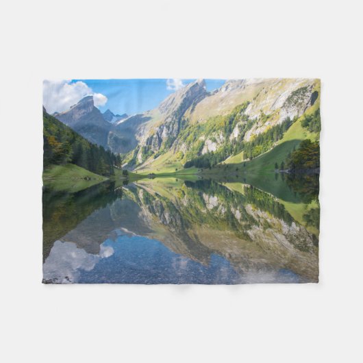 Wasser | Seealpsee Schweizer Alpen Schweiz Fleecedecke (Vorderseite (Horizontal))
