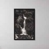 Wasser über Moos Leinwanddruck (Vorderseite)