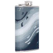 Wasser und Feuer sind wie Yin und Yang in Harmonie Flachmann (Rechts)