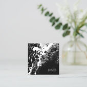 Wasser und Stein Abstrakt Schwarz/Weiß-ID793 Quadratische Visitenkarte (Stehend Vorderseite)