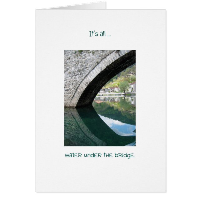 Wasser unter der Brücke, in Montenegro (Vorne)