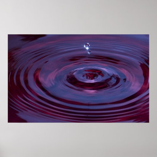 Wasserarme und Wassertropfen im Lila Teich Poster (Vorne)
