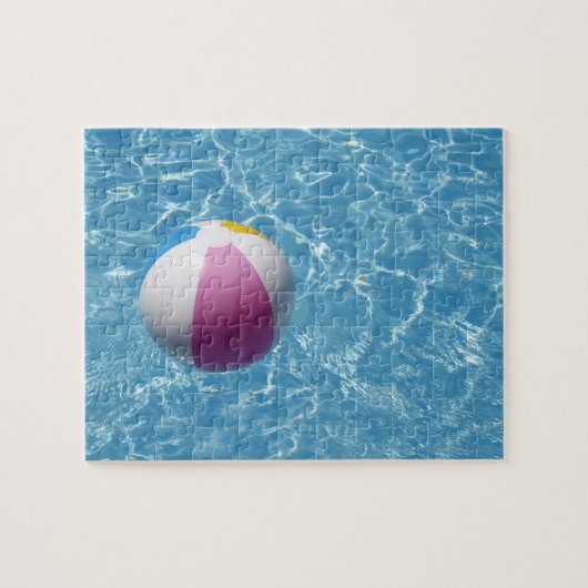 Wasserball im Swimmingpool Puzzle (Horizontal)