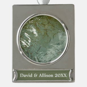 Wasserbedeckte Felsplatte Naturfoto Banner-Ornament Silber