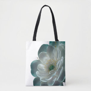Wasserblumen mit überlappenden Blütenblättern und Tasche