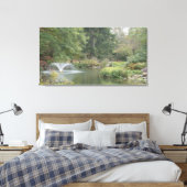 Wasserbrunnen im Gartenteich Leinwanddruck (Insitu (Schlafzimmer))
