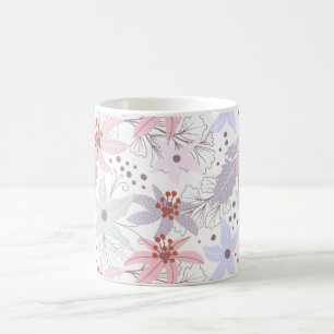 Wasserdichte Blume: Eine Symphonie von Petalen auf Kaffeetasse