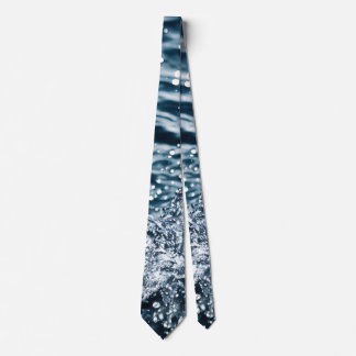Wassereinbruch mit Tropfen in Aqua Blue Krawatte