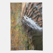 Wasserfall am Laurel Hill Staat Park II Geschirrtuch (Vertikal)