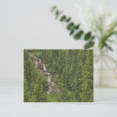 Wasserfall auf den Felsen Postkarte (Stehend Vorderseite)