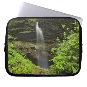 Wasserfall, der in eine Senke fällt, Whiteoak Sink Laptopschutzhülle