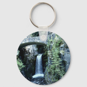 Wasserfall durch Brückenwasserfall Schlüsselanhänger