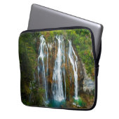 Wasserfall erhöhter Blick, Kroatien Laptopschutzhülle (Vorderseite Links)