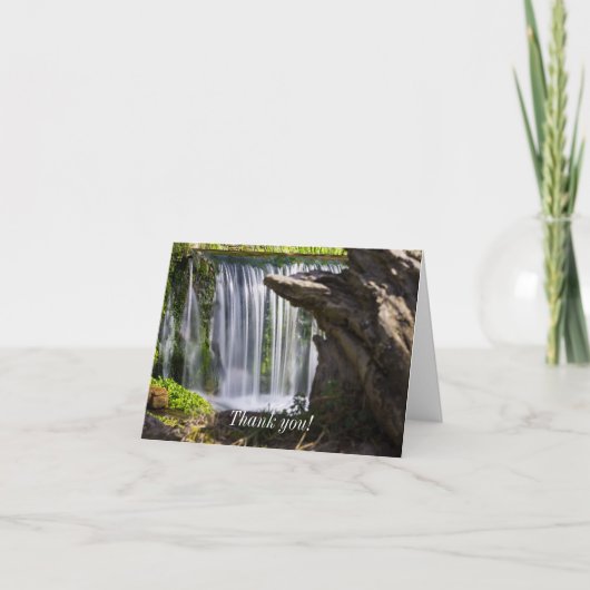 Wasserfall fokussiert dank Karte (Vorderseite)