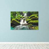 Wasserfall im Dschungel | Phu Tub Berk Mountain Leinwanddruck (Insitu (Holzboden))