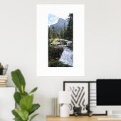 Wasserfall im Glacier Nationalpark Poster (Heimbüro)