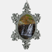 Wasserfall im Laurel Hill Staat Park I Schneeflocken Zinn-Ornament (Links)