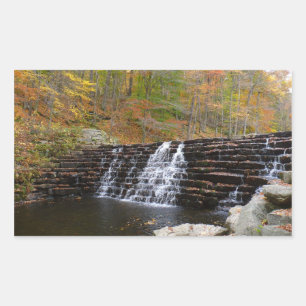 Wasserfall im Laurel Hill State Park I Rechteckiger Aufkleber