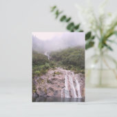 Wasserfall im Nebel Postkarte (Stehend Vorderseite)