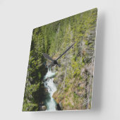 Wasserfall im olympischen Nationalwald Quadratische Wanduhr (Winkel)