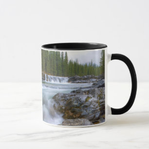 Wasserfall im Schaf-Fluss in Rocky Mountains Tasse