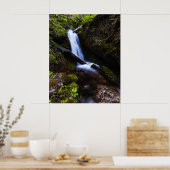 Wasserfall im verzauberten Wald Poster (Küche)