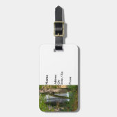 Wasserfall im Wald Gepäckanhänger (Vorderseite vertikal)